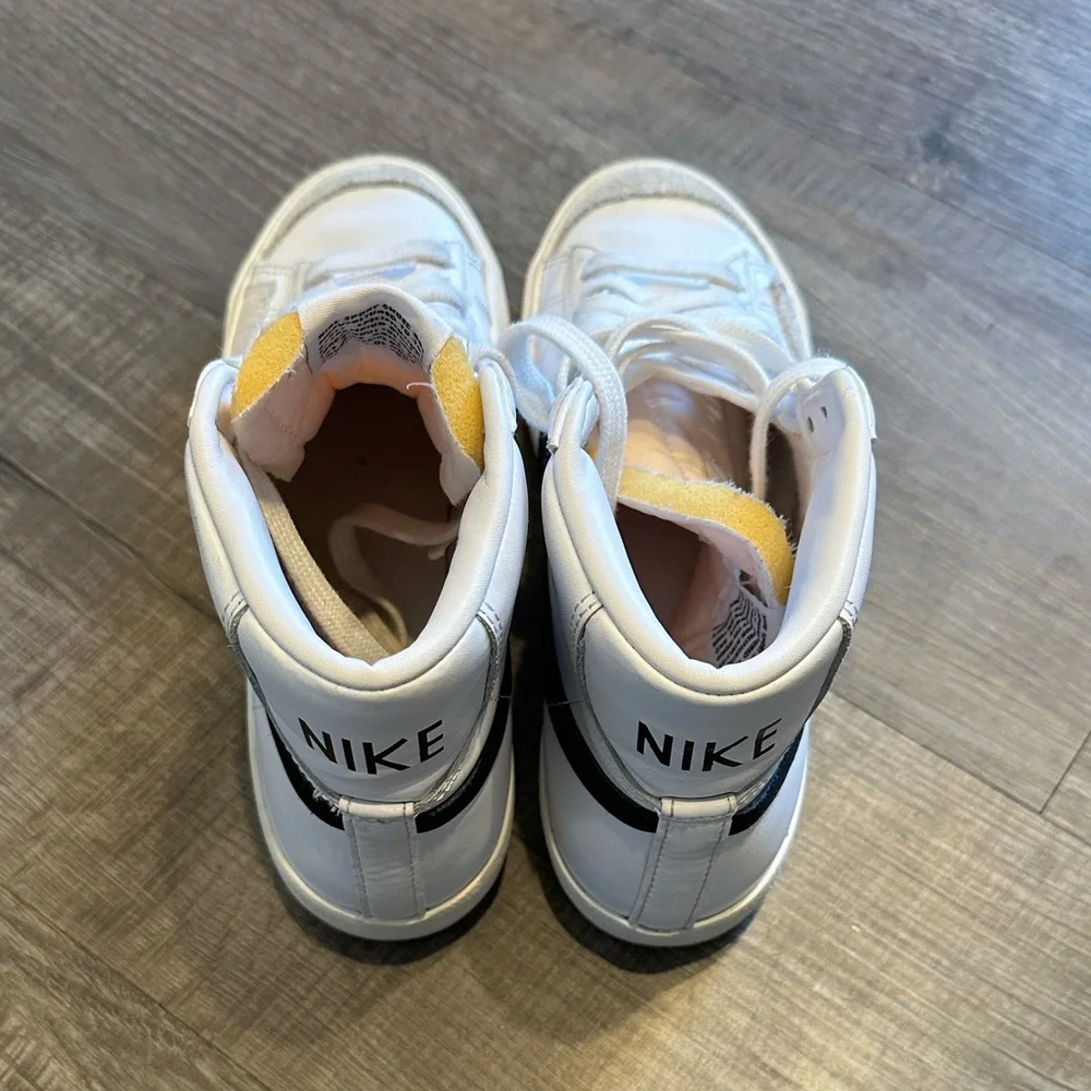 Women’s Nikes blazers size 6 White and Black High-Top Sneakers - Picture 7 of 8